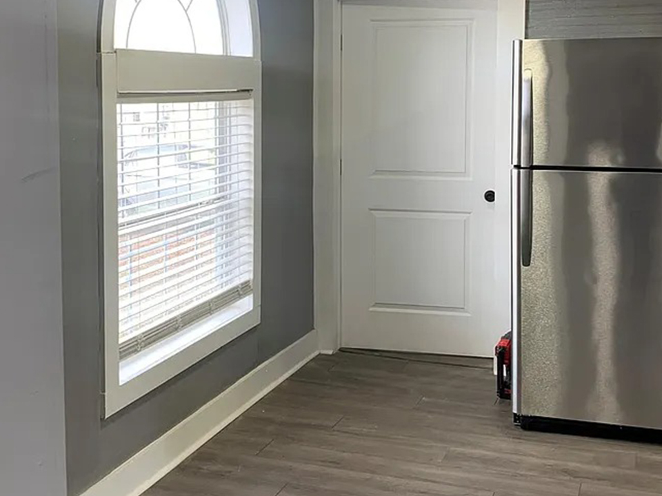 100 E Main St 4